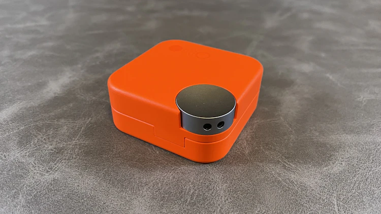 CMF Buds 斜めから