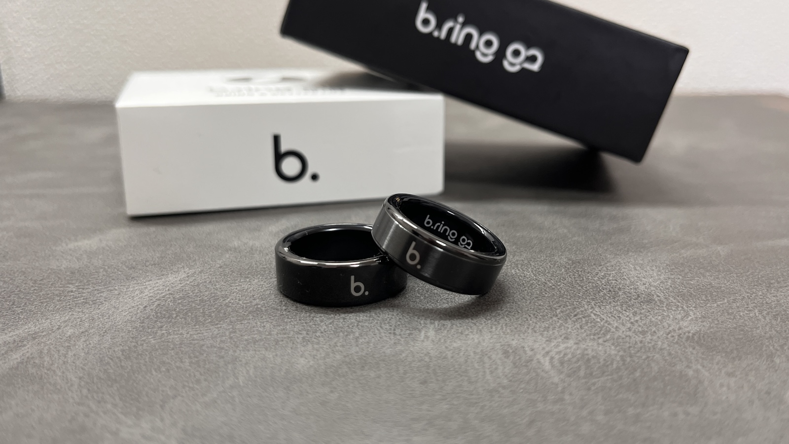 b.ring G1SとG2を比較｜充電ケースの有無と価格差が最大の決め手！