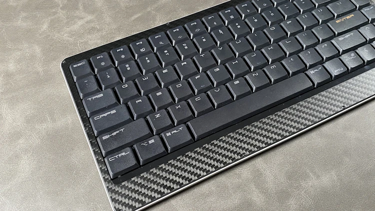 【Lofree Edgeをレビュー】超軽量かつ薄型のハイエンドキーボード のサムネイル