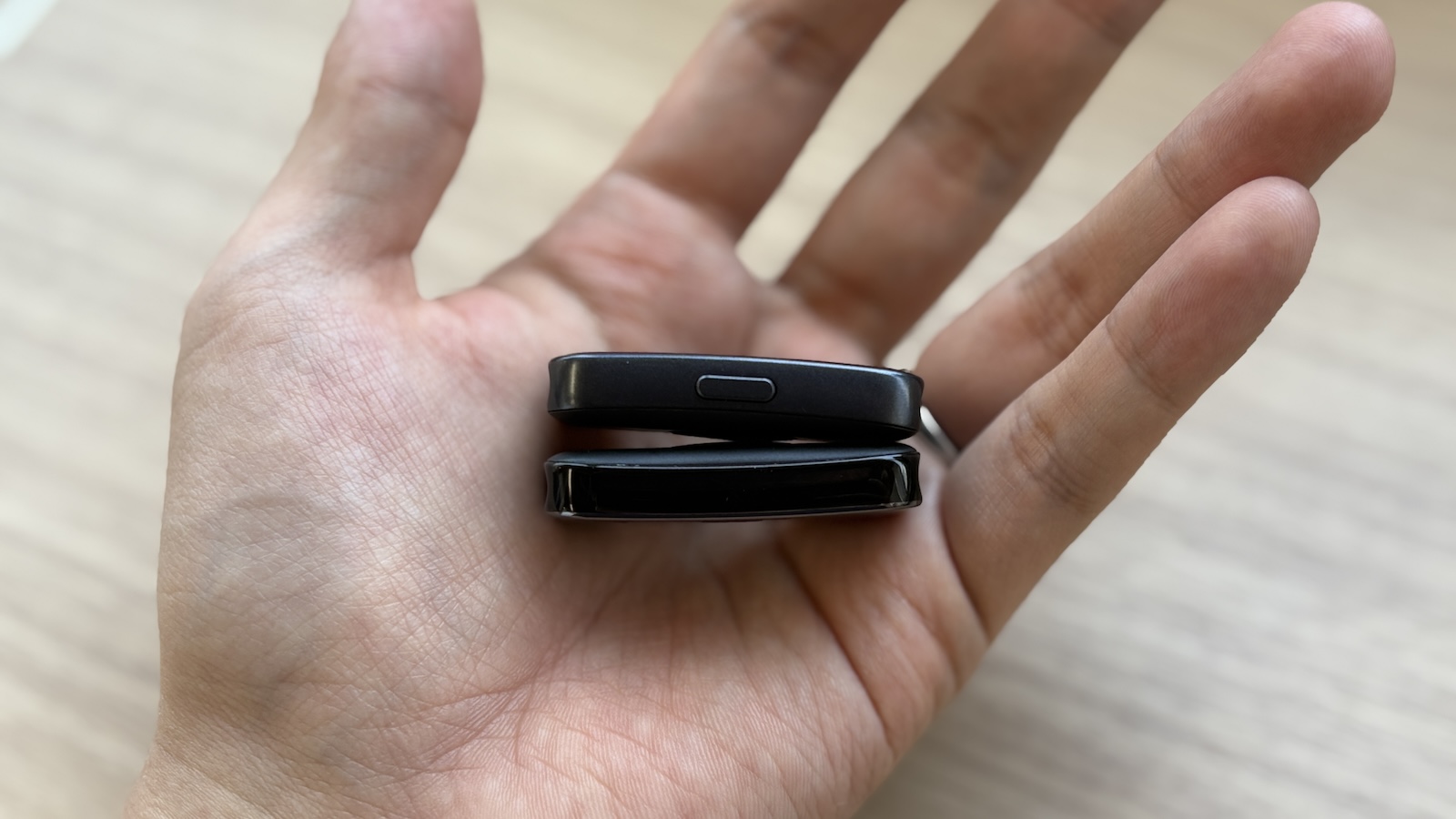 HUAWEI Band 9, 10ベゼルの違い