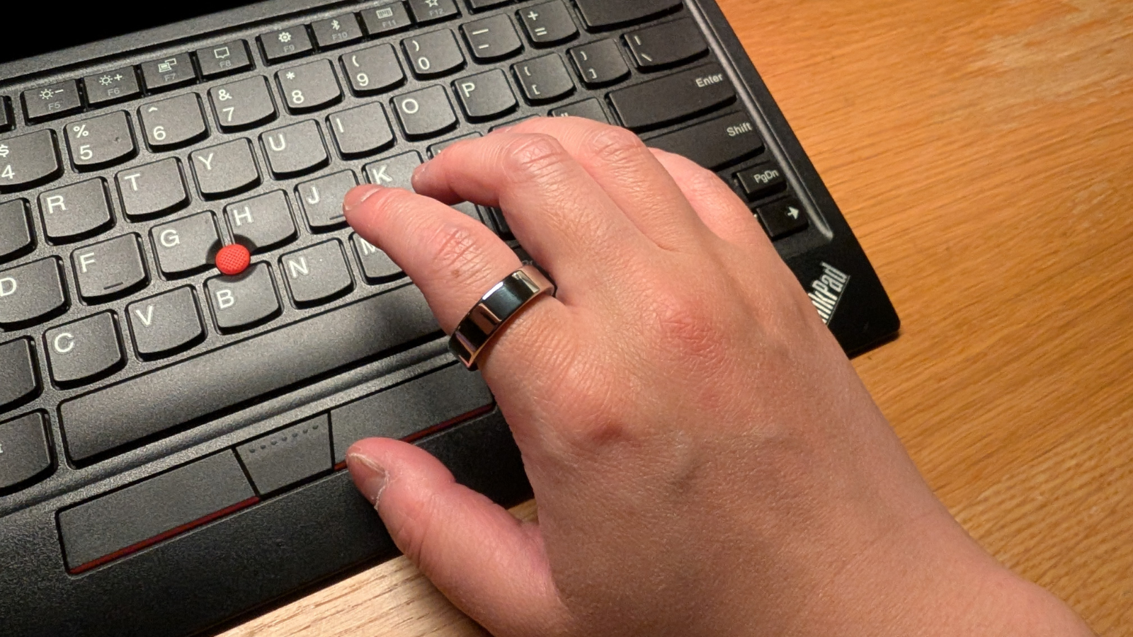 仕事でも気にならない装着感