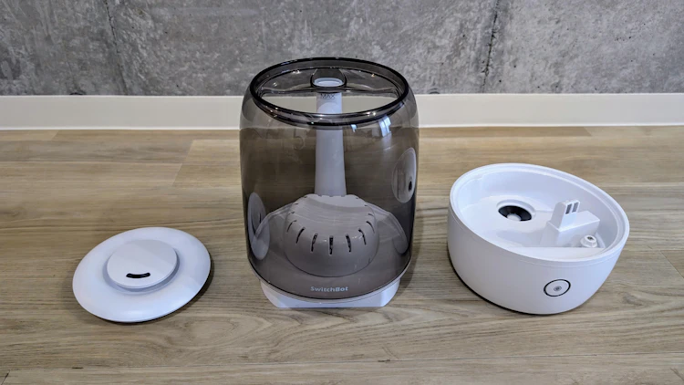 本体を分解してみるとこんな感じ(ふた、タンク、台)