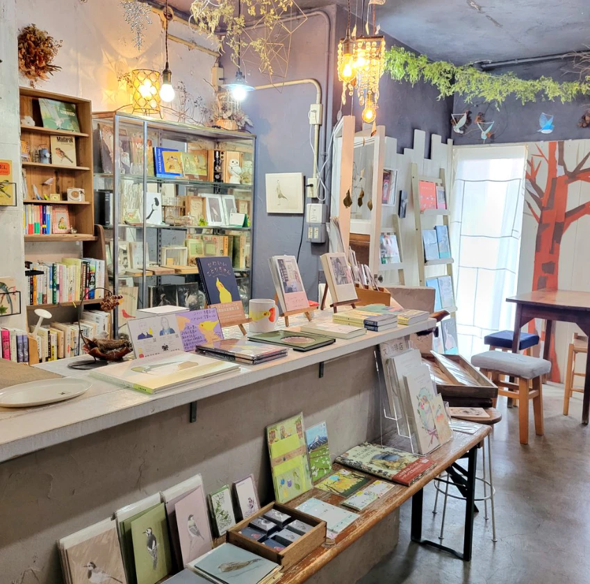 鳥好き必見！鳥の魅力全開の本屋「コトリノ・古書店」