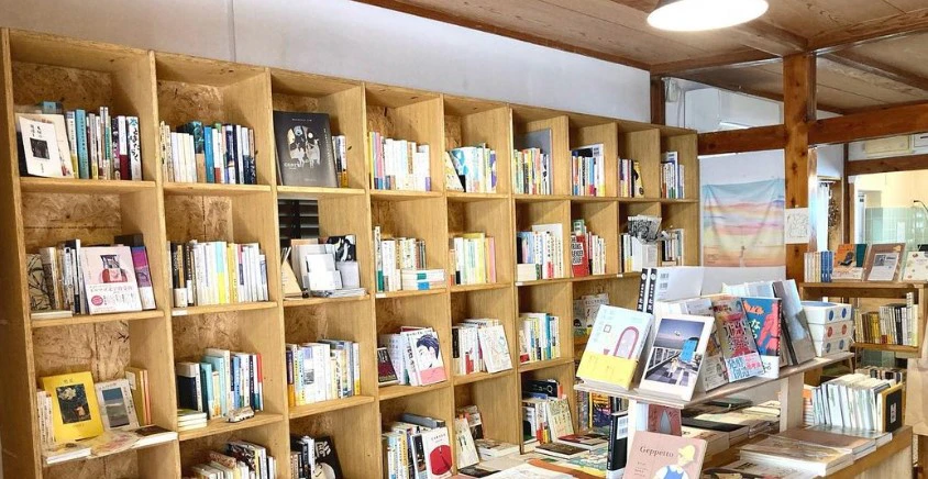 沖縄旅行で訪れたい本屋「本と商い ある日、」