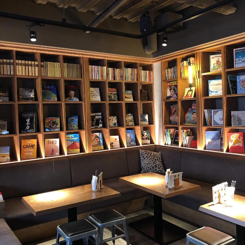 漫画喫茶がオシャレすぎて宿泊もできちゃう？！「武相庵 Library & Hostel BUSOAN」