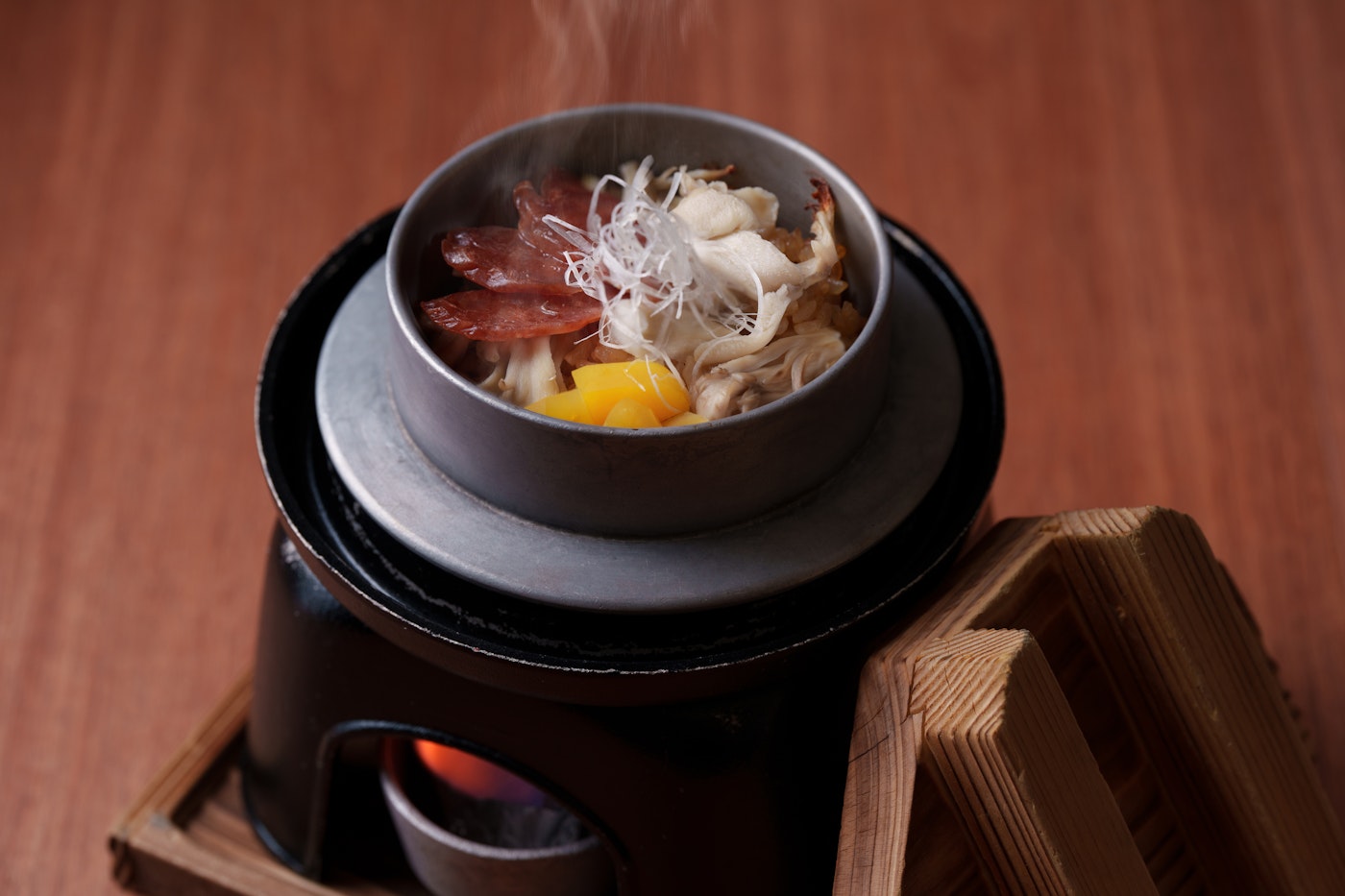 腸詰 栗と舞茸の香り釜飯