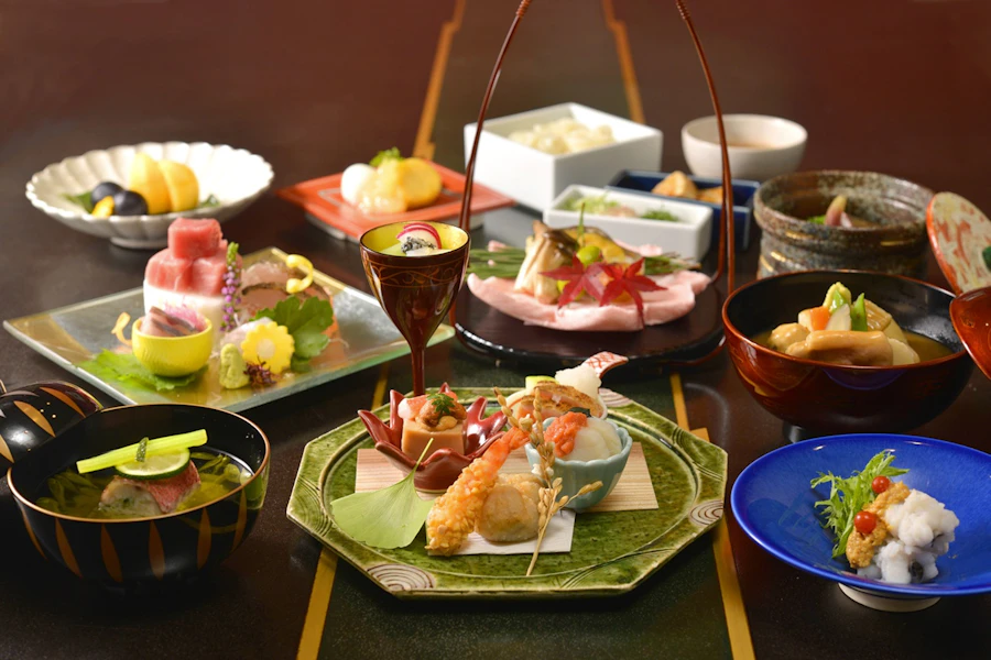 日本料理 大志満 椿壽 │ 加賀の伝統と四季の味わいを楽しむ