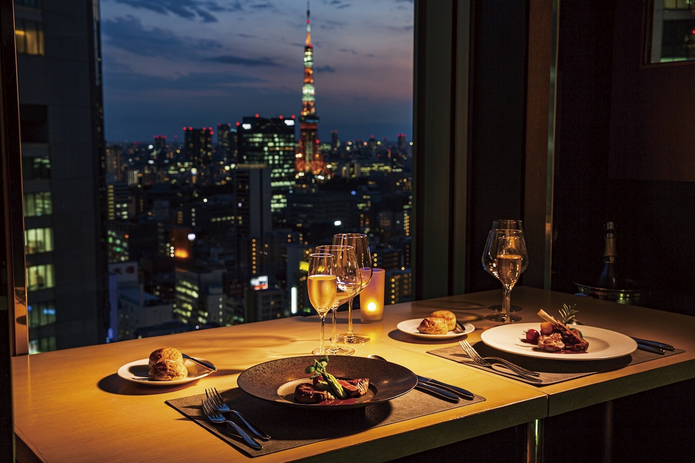 24Fオールデイダイニング「ハーモニー」夜景一例
