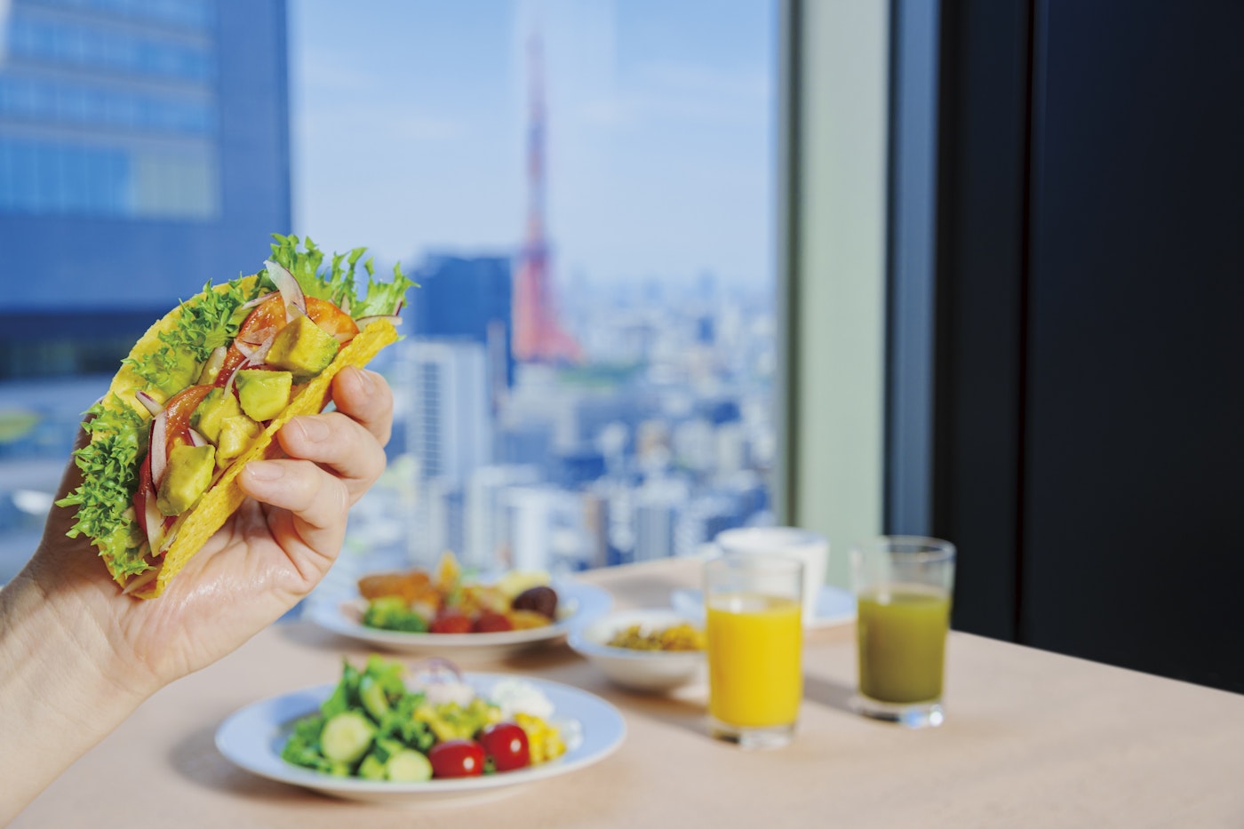 タコスバーではお好みのタコスをお作りいただけます
