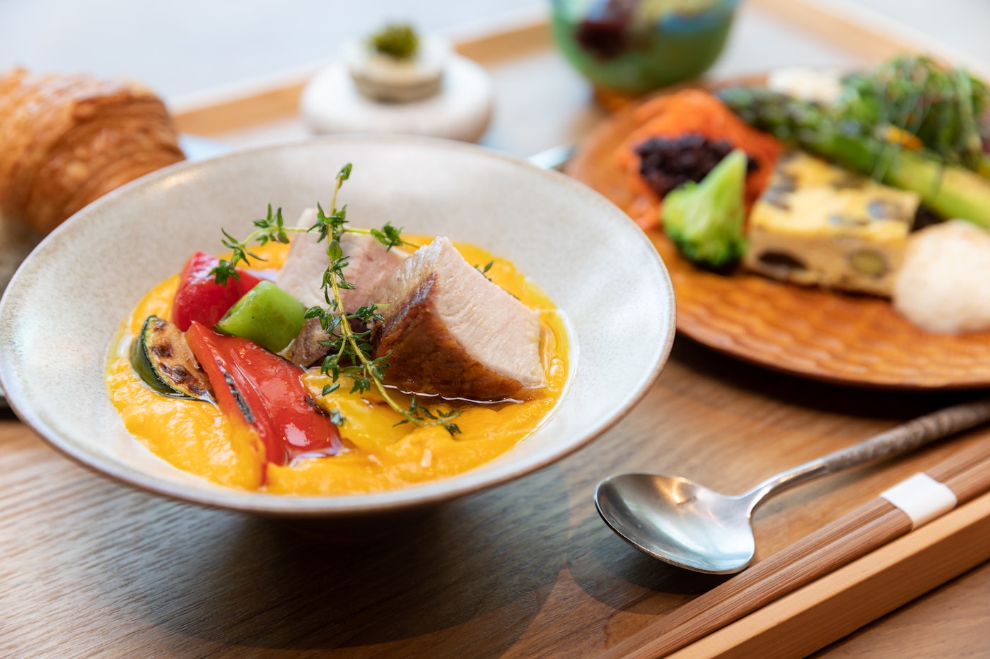 Breakfast at Kamuy 　日替わりメイン:アポイ豚のトマトシチュー