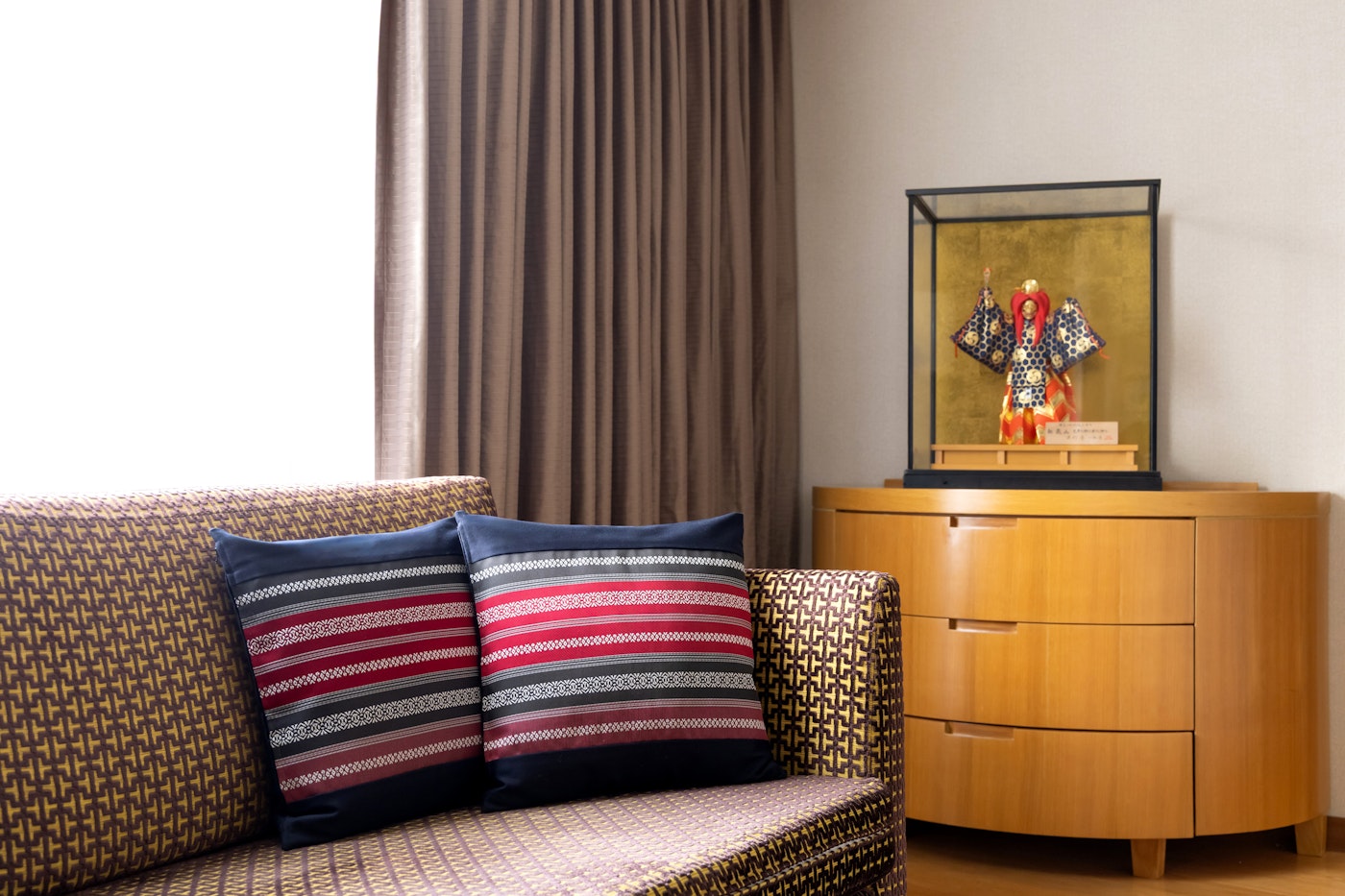 「博多織」のソファークッション