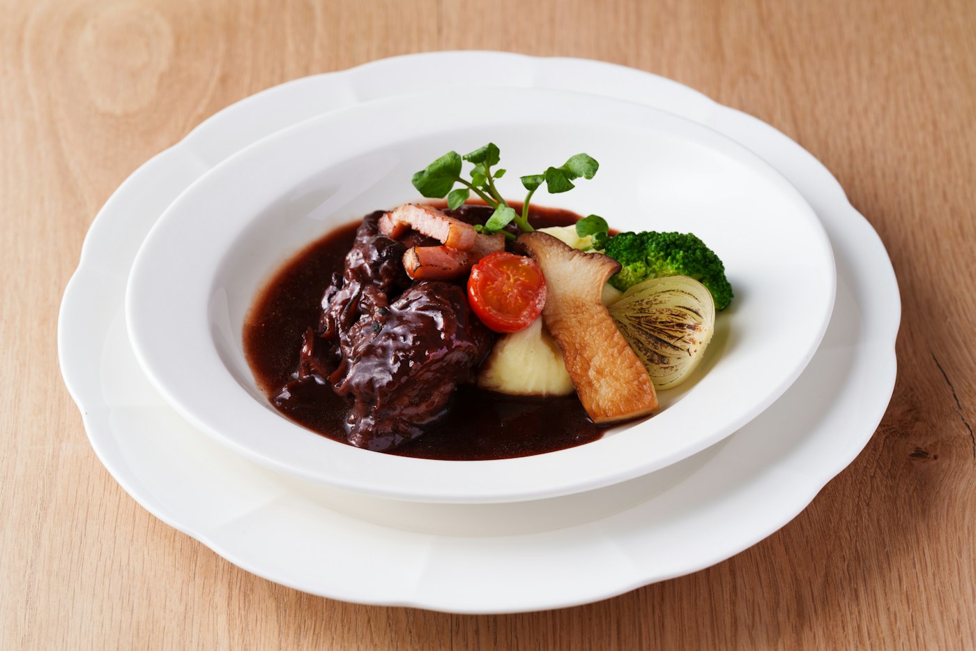 メインB:鶏肉の赤ワイン煮込み