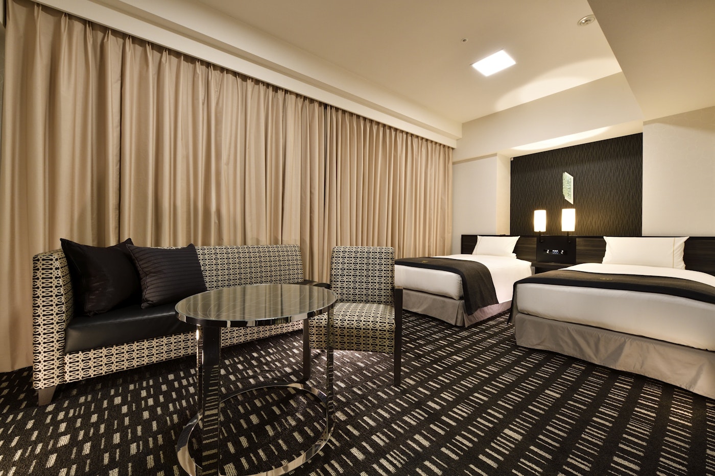 Airweave-equipped guest rooms: "Premium Deluxe Twin"