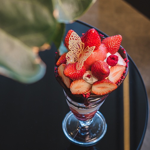 3/1～4/30】CANVAS LOUNGE「KOKAGE」イチゴパフェ販売 - 【公式】ザ