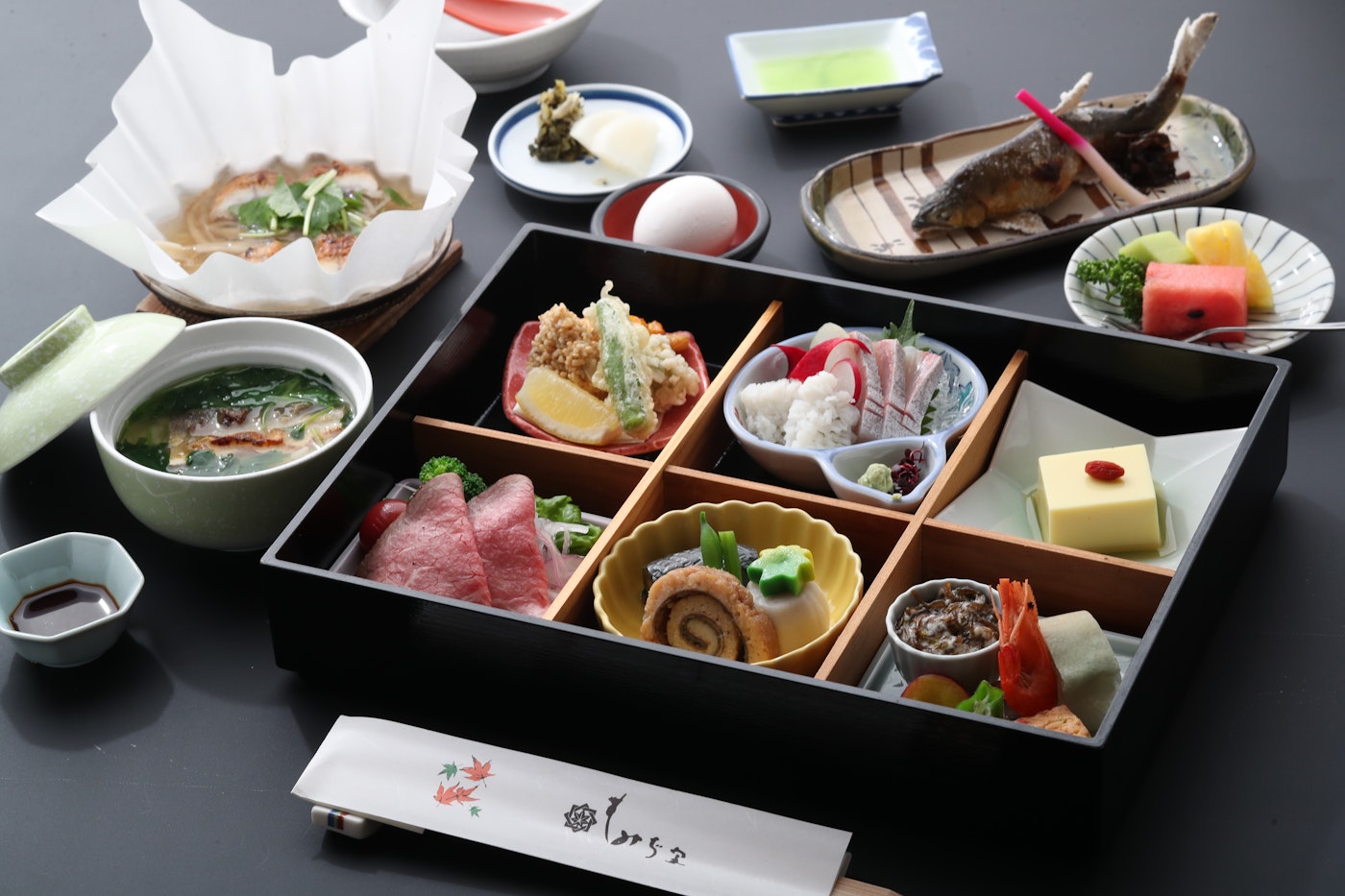 「もみぢ家」月コース料理イメージ