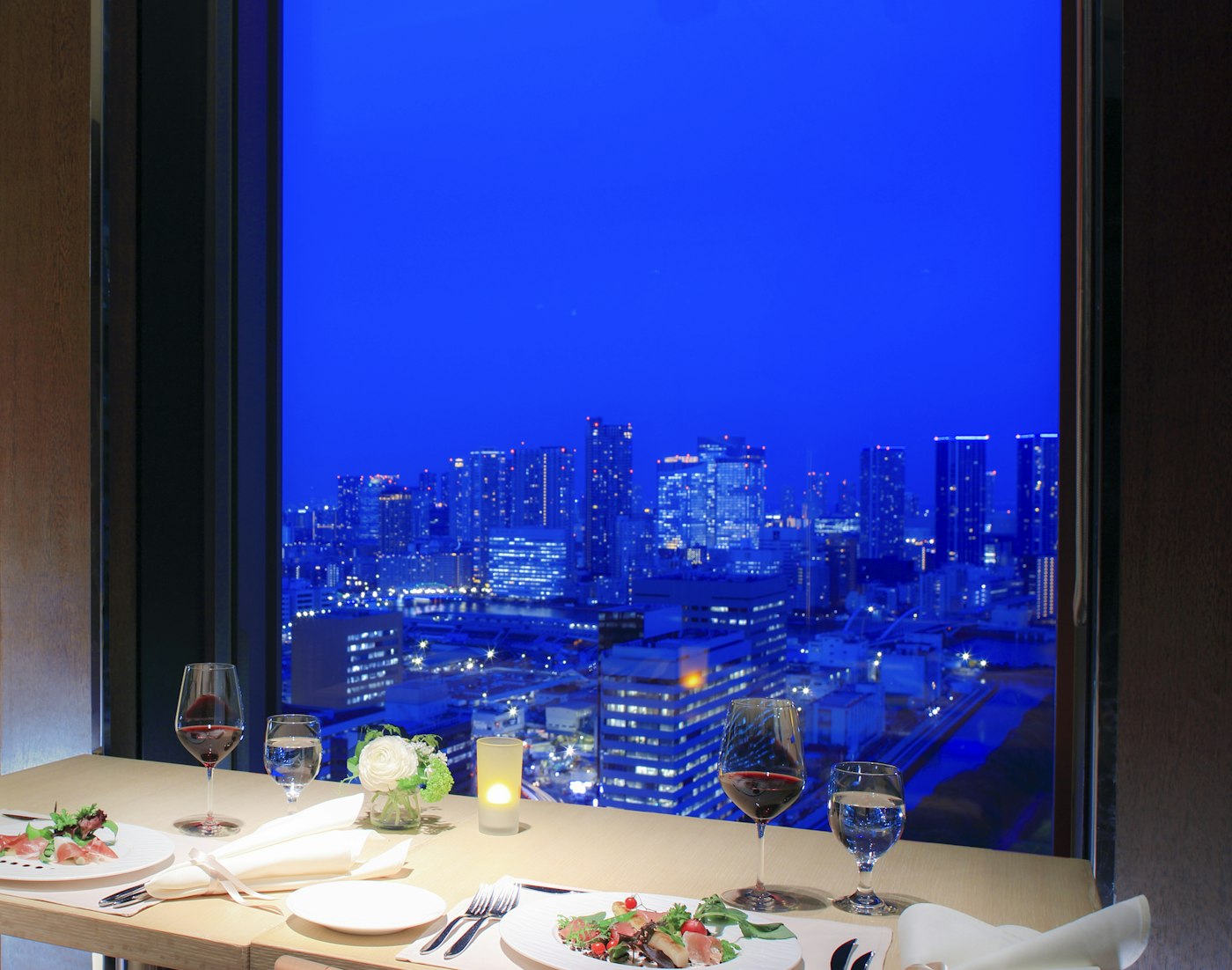 24Fオールデイダイニング「ハーモニー」夜景一例