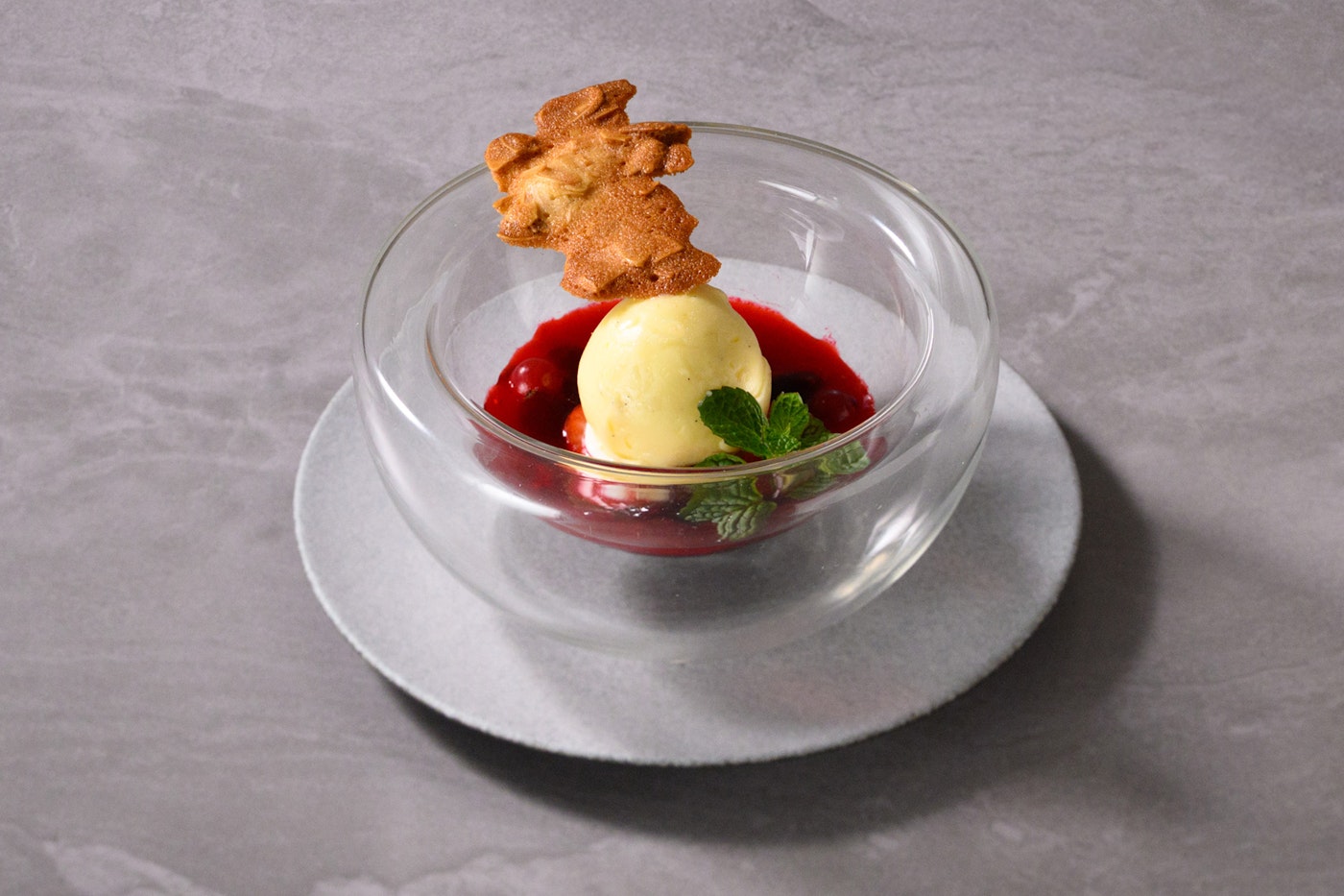 季節のフルーツ パフェ仕立て