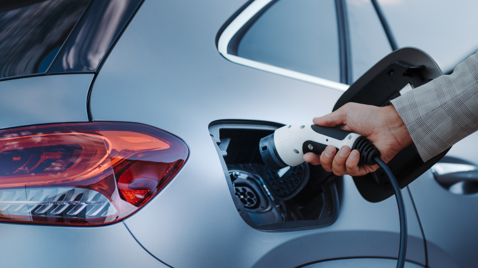 EV PHEV用　電気自動車　普通充電器 EV・PHEV充電器のおすすめ商品を比較！選び方やメーカー別特徴も