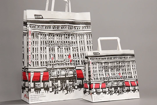 高島屋, 日本橋店用 左からLサイズとMサイズ