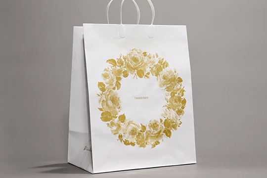 高島屋, 慶事用 慶事用の紙袋として他社と比較してやや大きい