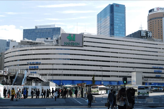 建て替え前の阪神梅田本店 2002年にリニューアルされた外装