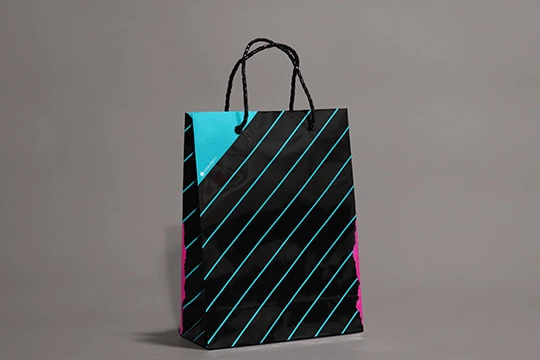 大丸, 旧特選用 一般用の構成に似せつつ、コントラストの高いクールなデザインでアクセントのピンクが印象的