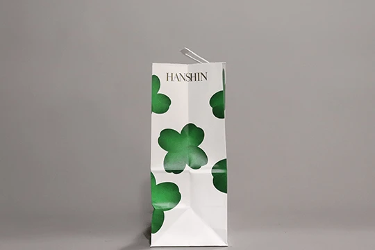 阪神, 一般用 マチにもクローバーのモチーフ 全面で連続性のあるパターンを構成している