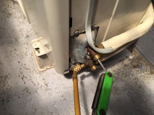 女性でも出来る!引っ越し時のエアコンの取り外し方