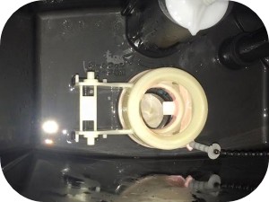トイレタンクのフロートバルブの交換方法