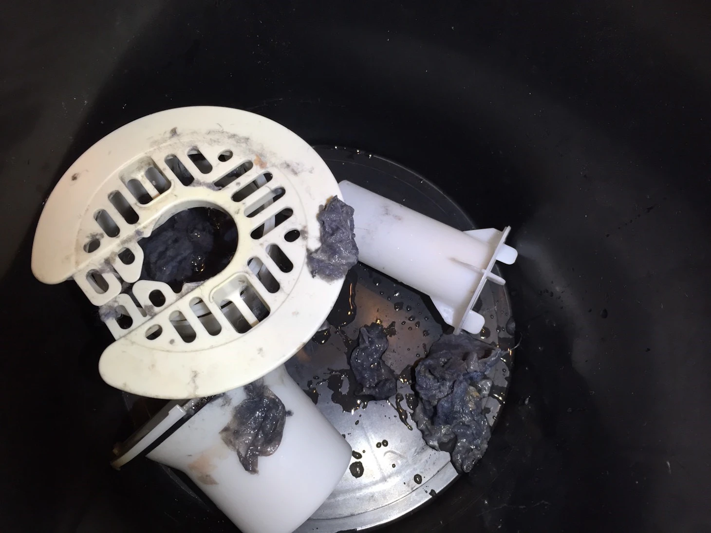 ドラム式洗濯機の排水口掃除方法｜業者が実践するメンテナンス方法を完全公開