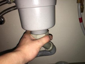 台所の排水溝でつまりが起きた際の料金相場