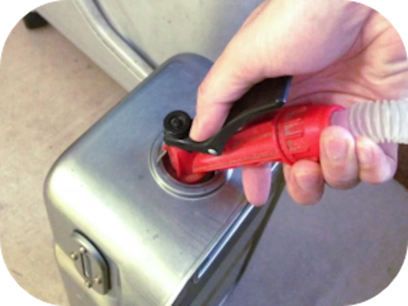 トイレについた尿石を除去