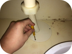 5分で出来る!洗面台排水パイプの交換方法