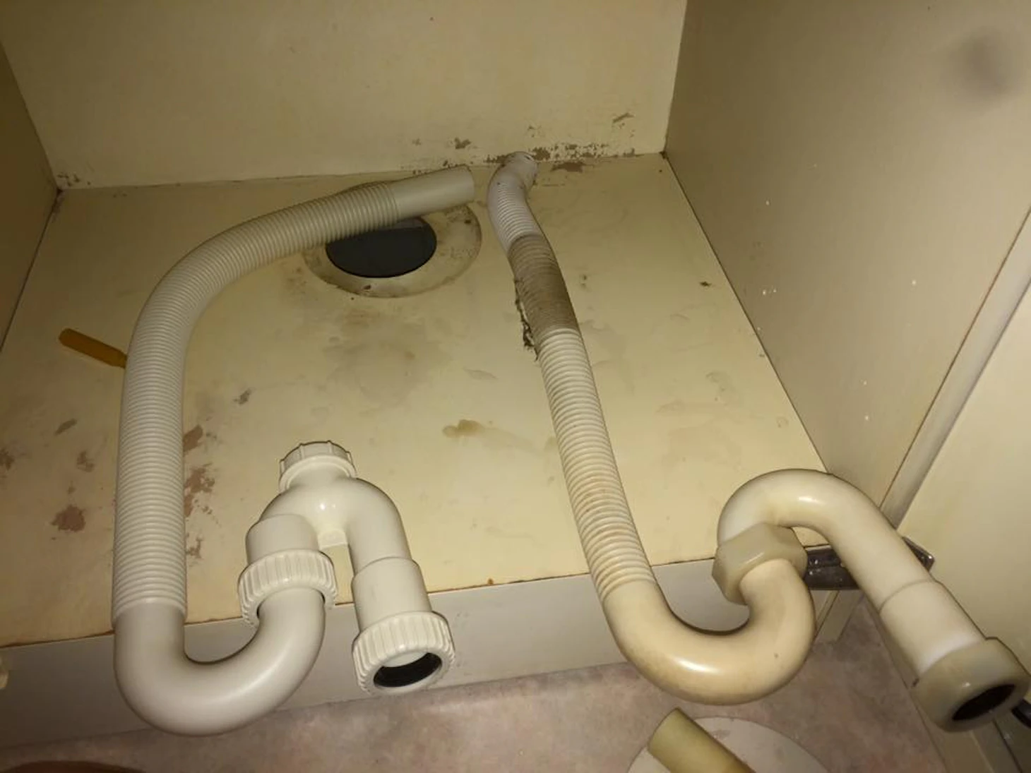 ５分で出来る！洗面台排水パイプの交換方法