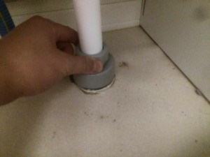 洗濯機の排水口から来る臭いの原因とその対処法