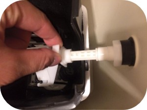 トイレのレバーが原因で起こるトラブルとその交換方法
