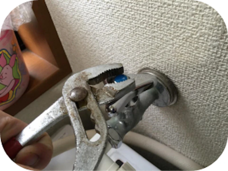 洗濯機で起こる水漏れの原因と修理方法