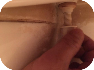 覚えておきたい！トイレ便座の外し方