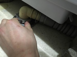 洗濯機でつまりが起きた際に業者に依頼すべき４つのケース