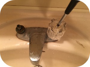 水道屋が教える！簡単に蛇口のハンドルを交換する方法