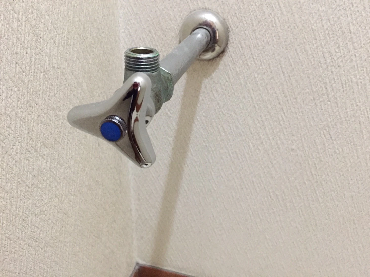 トイレの止水栓から水漏れ!今すぐできる対処法と修理費用の相場