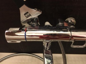 サーモスタット混合栓の交換方法