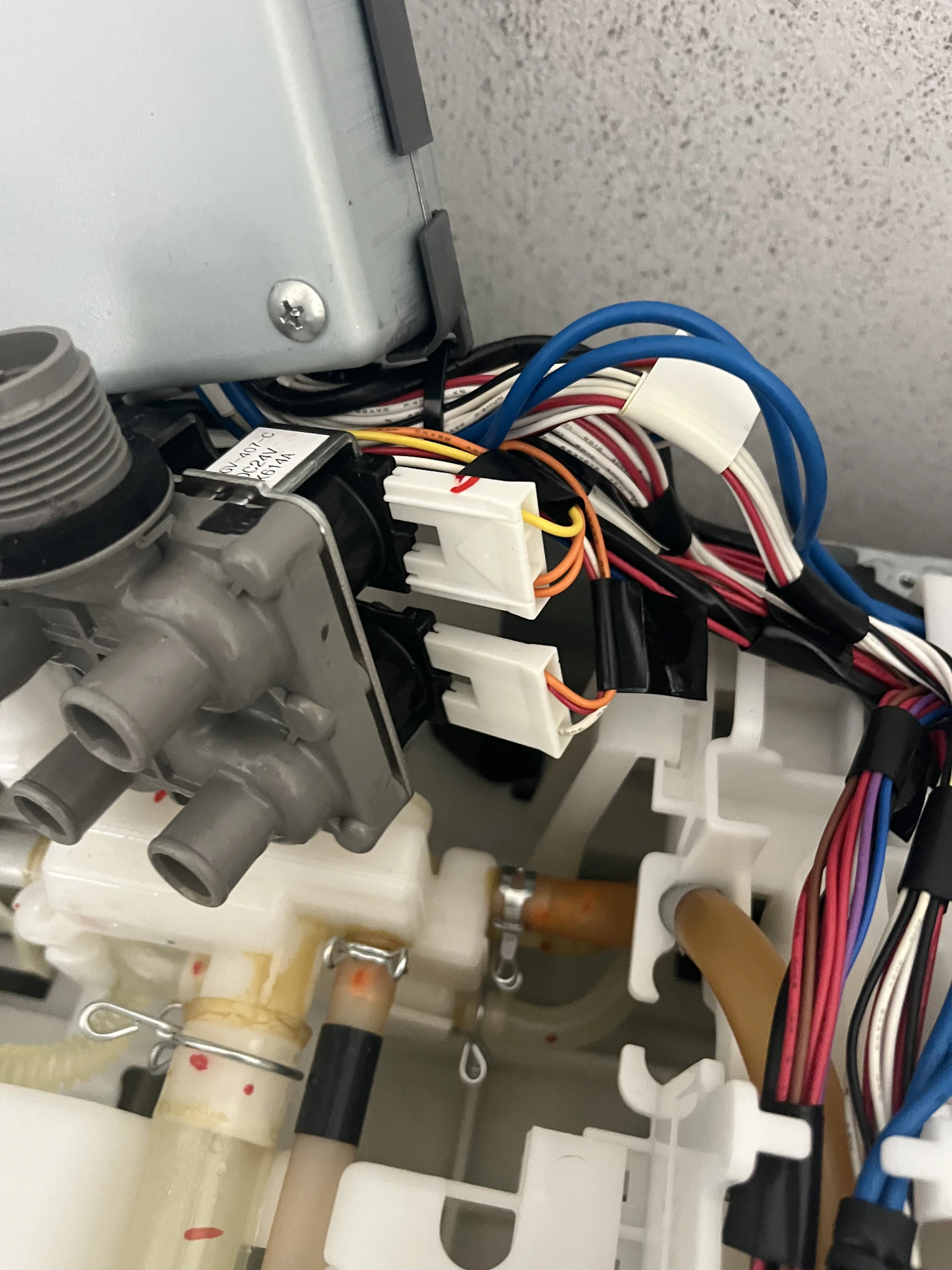 【完全版】東芝洗濯機「C1エラー」の原因・自力での直し方・修理費用をプロが徹底解説