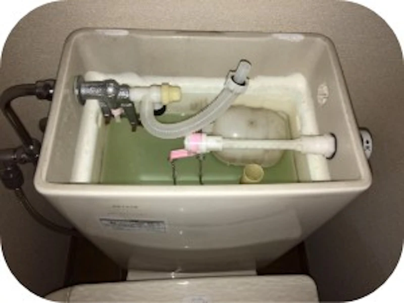 トイレタンクのフタの開け方