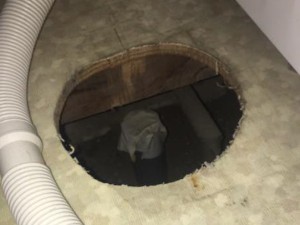 洗濯機の排水口から来る臭いの原因とその対処法