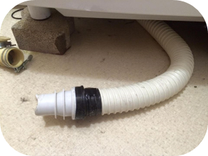 洗濯機の排水ホースから水漏れしている場合の解決法