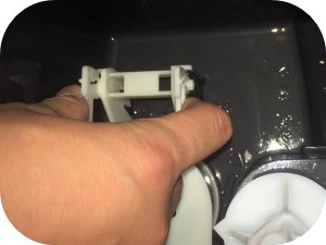 トイレタンクのフロートバルブの交換方法
