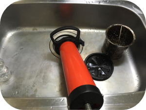 流しのつまりを一瞬で解消する５つの簡単な方法