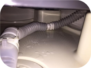 洗濯機で起こる水漏れの原因と修理方法