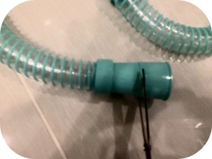 洗濯機の排水ホースを交換する方法